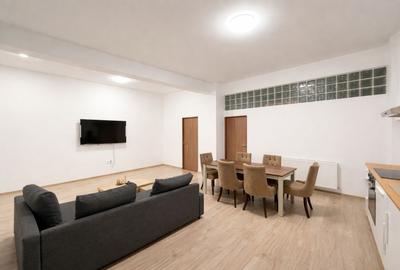 Apartament cu 3 camere semidecomandat în Mărăști