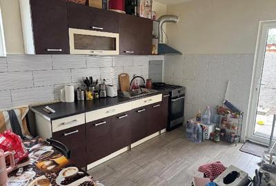 Casă cu Teren 250 Mp în Domnești - 2