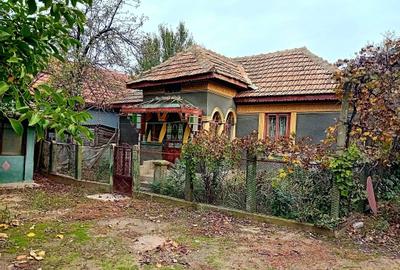 Casa de vanzare cu 4 camere Proprietar-22000Euro - 1
