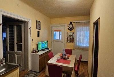 Casa cu 2 camere, 95 mp, in zona centrala Casa cu 2 camere, 95 mp, in zona centrala - 4