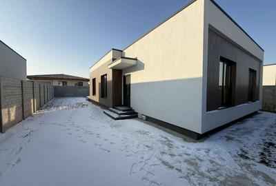 Casă individuală cu 4 camere cu Canalizare în Tunari - 3