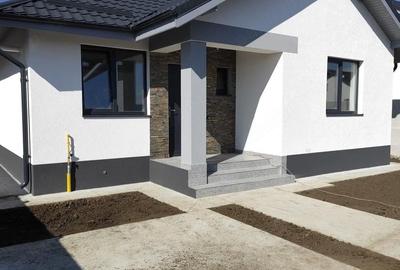 Casă cu Teren 281 Mp în Olteni - 1