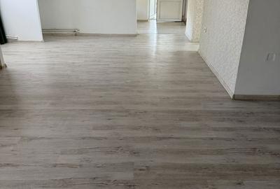 Spațiu comercial, de 100 mp, în Ultracentral - 3