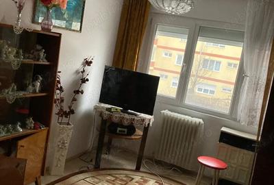 Apartament cu 2 camere semidecomandat în Micro III - 9