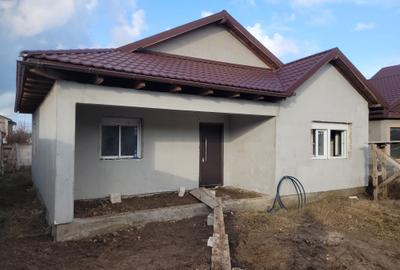 Casa Lumina cu 3 camere - 1