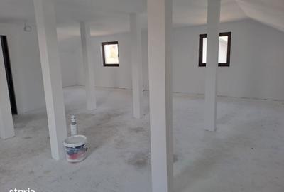 Casă cu 4 camere în Central - 2