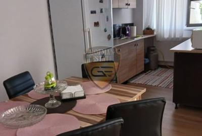 Vila - 2 apart separate, 2 camere fiecare Mamaia Sat, intrari separate, curte - 2