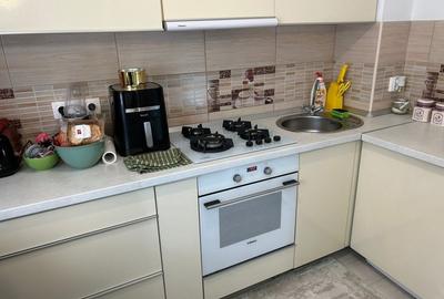 Apartament 2 cam, Et. 2/4, Zona Tudor, Bld. Pandurilor + parcare