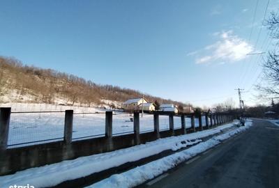 Teren de 5100 mp, în Răzvad - 2