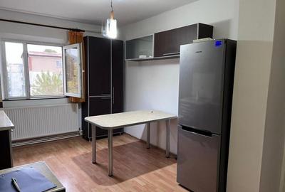 Apartament 3 camere de inchiriat, zona Politia Municipiului, et 3 - 4