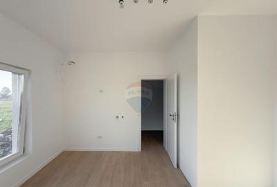 Casă cu 4 camere cu Teren 264 Mp în Pielești