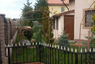 Casă cu Teren 400 Mp în Central - 1