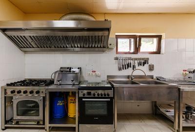 Hotel/Pensiune, de 35.294101715088 mp, în Poiana Mărului - 24