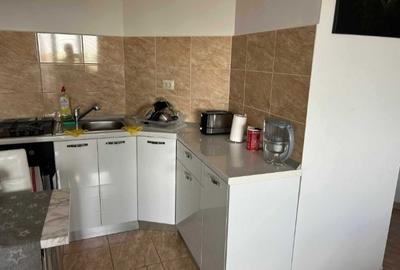 Rahova, Pucheni, Apropiere de piata - 4