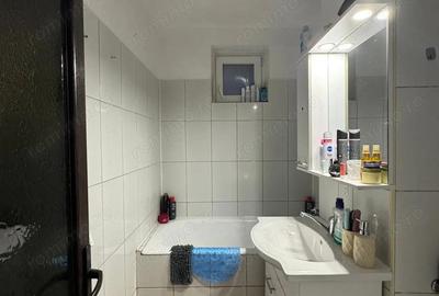 Apartament cu 2 camere semidecomandat în Girocului