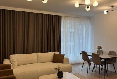 Apartament cu 3 camere semidecomandat în Central - 1