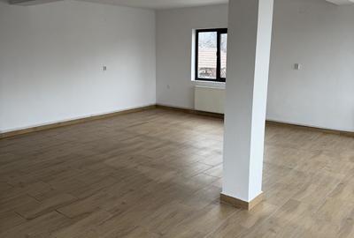 Spațiu comercial, de 67 mp, în Central - 6