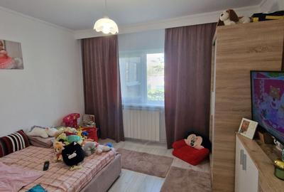 Apartament cu 3 camere decomandat în Poarta 6 - 12