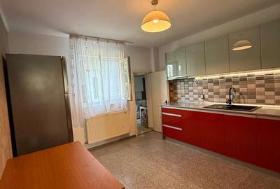 Casă cu 5 camere cu Teren 4000 Mp în Florești - 18