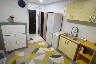 Proprietar inchiriez garsoniera Umt - 1
