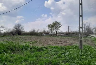 Vand teren cu o casa nelocuibila pe el - 3