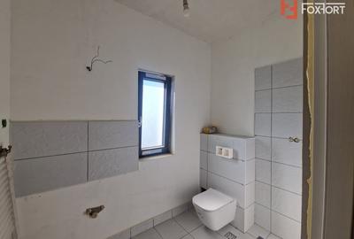 Duplex cu 4 camere cu Canalizare în Moșnița Nouă - 9