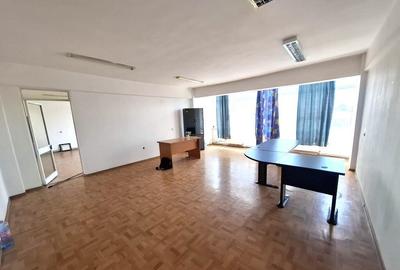 De inchiriat: 2 birouri spa?ioase 82 mp utili (zona str. Republicii)