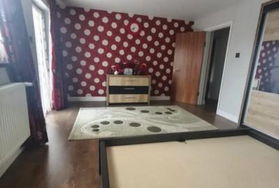 Casă cu 4 camere cu Teren 2600 Mp în Horodnic