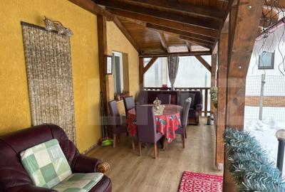 Casă cu 7 camere cu Teren 1300 Mp în Central - 2