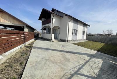 Casă cu Teren 500 Mp în Țuțora - 2