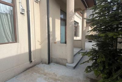 Casă individuală cu 2 camere cu Canalizare în Central - 1