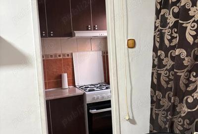 Garsonieră decomandată în Sud