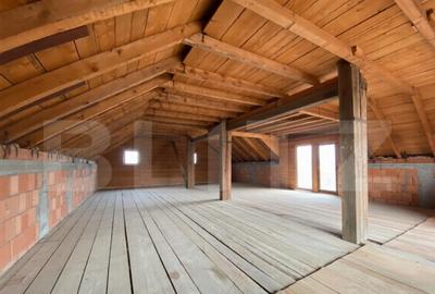 Casă cu 4 camere cu Teren 500 Mp în Urseni - 9