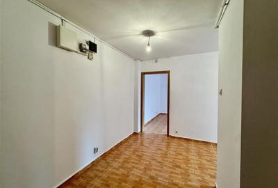 Spatiu comercial de inchiriat cu vitrina si - 5