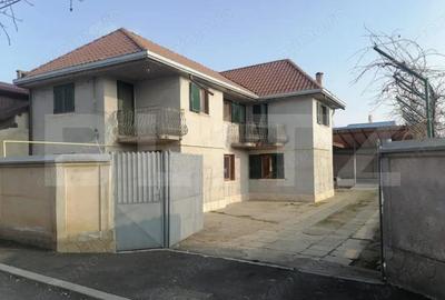 Casa de vanzare, 140 mp, zona Micro 11 - 13