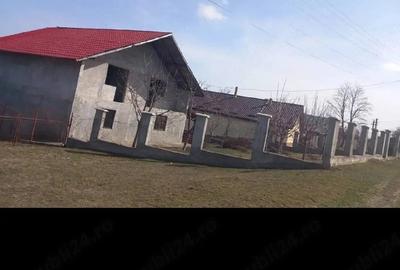 Casă cu Teren 1700 Mp în Erbiceni - 2