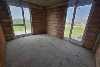 Apartament cu 2 camere semidecomandat în Moșnița Nouă - 12