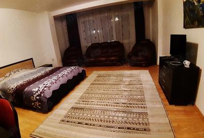 Proprietar inchiriez apartament 3 camere in Complexul studen?esc. - 1