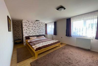 Casă cu 4 camere în Central - 2