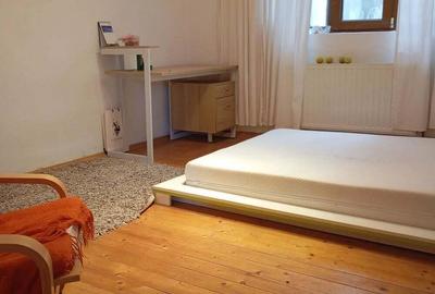 Inchiriez camera spa?ioasa in interiorul unei case la curte Bucure?tii Noi - 5