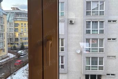 Apartament cu 3 camere decomandat în Răcădău
