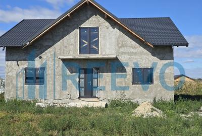 Casă cu 7 camere cu Teren 686 Mp în Letea Veche - 1