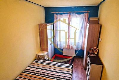 Vand apartament cu 4 camere in zona spitalul judetean,comision ,,0'' - 6