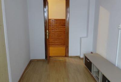 Apartament 3 cam dec Micro 13 - 19