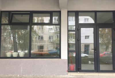 Spațiu comercial, de 70 mp, în Central - 7
