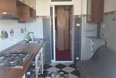 Apartament cu 3 camere decomandat în Pietroasa - 3