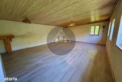 Casă cu 2 camere cu Teren 1414 Mp în Laslea - 13