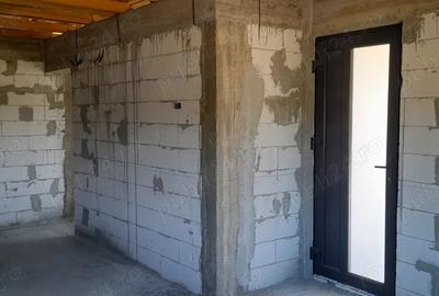 Casa la ro?u ?imnicu de Sus (Izvor 9km de Craiova ). - 3