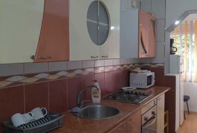 Apartament cu 2 camere semidecomandat, mobilat în Constructorilor - 5