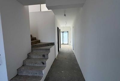 Casă cu 4 camere în Exterior Vest - 3